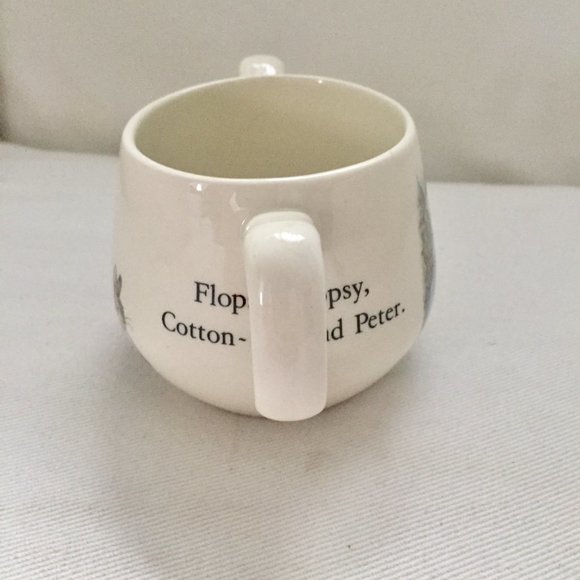 Wedgewood Beatrix Potter 2 Handle Peter Rabbit Child's Cup Mug 2 3/4 - Picture 2 of 7